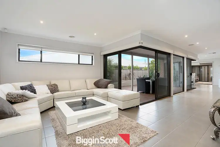 4 John Russell Road, Cranbourne West VIC 3977