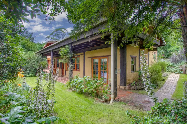 4 Neville Street, Cockatoo VIC 3781