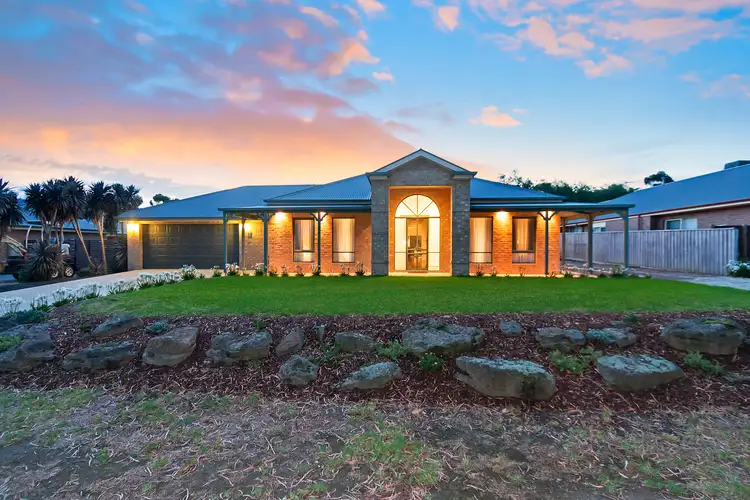 11 Rural Place, Doreen VIC 3754