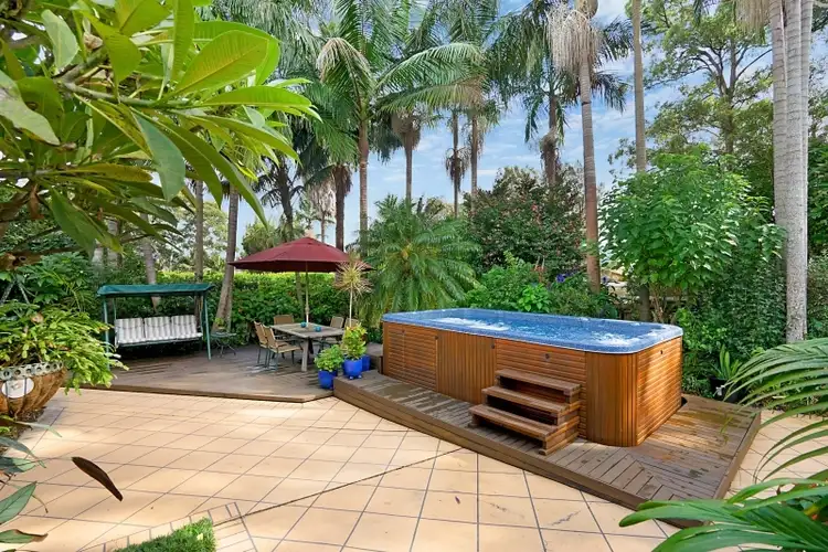 10 Asca Drive, Green Point NSW 2251