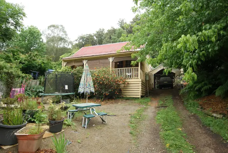 8 Lloyds Road, Powelltown VIC 3797