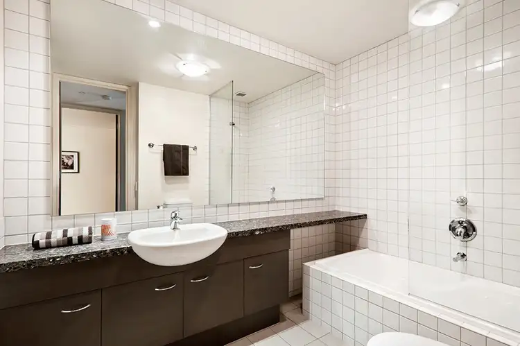 Fourth view of Homely apartment listing, 12/125 Ormond Road, Elwood VIC 3184