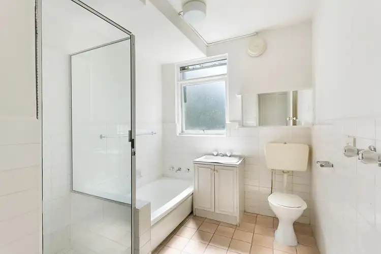 Fourth view of Homely apartment listing, 2/50 Leura Grove, Hawthorn East VIC 3123
