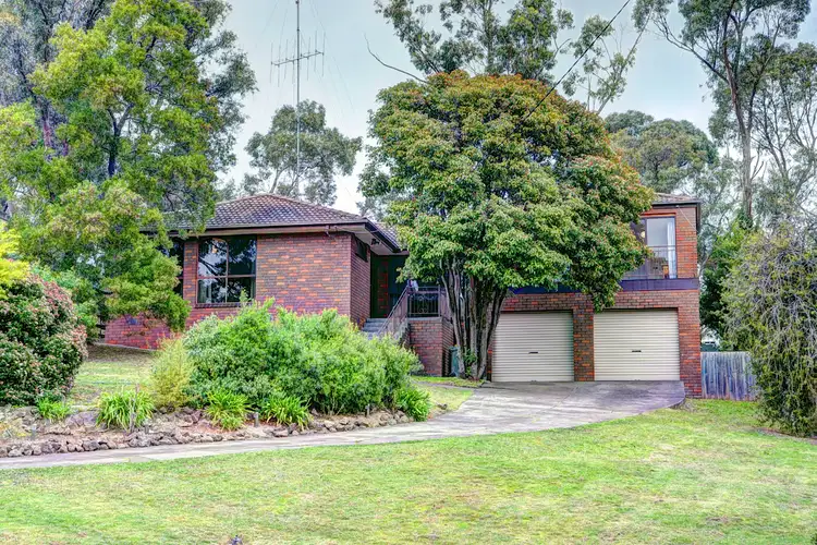 17 Marina Drive, Mount Clear VIC 3350