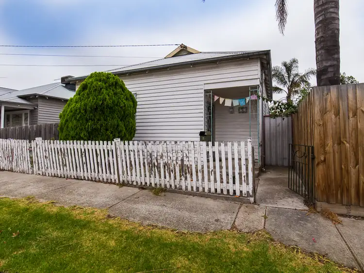 5 Lawrence Street, Seddon VIC 3011