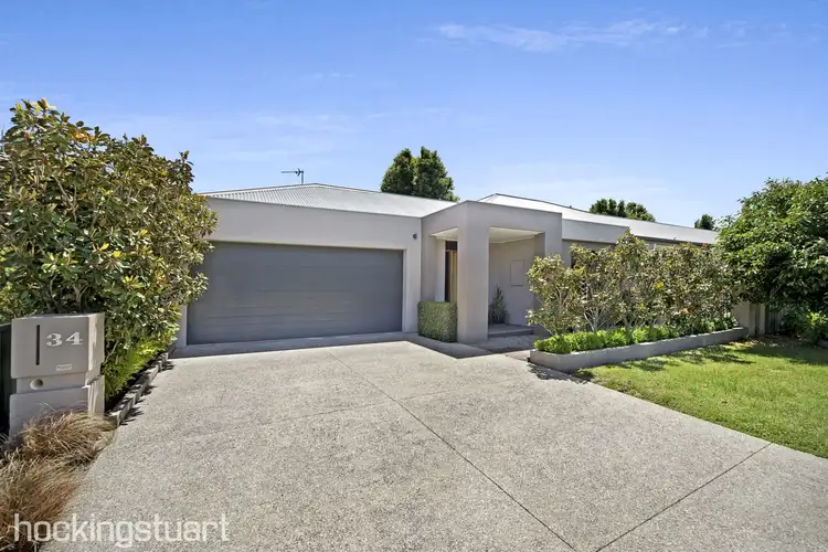 34 St Andrews Place, Lake Gardens VIC 3355