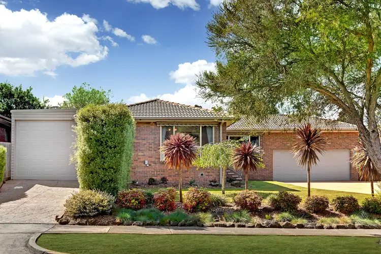 33 Chevalier Crescent, Mooroolbark VIC 3138