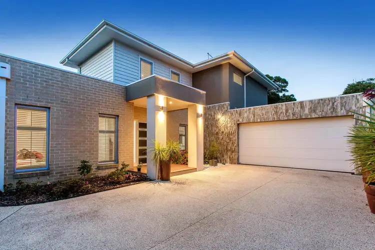 2/19 Turnbull Street, Mornington VIC 3931