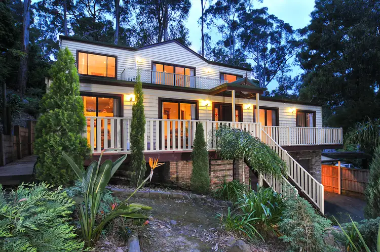 6 Gordon Avenue, Tecoma VIC 3160