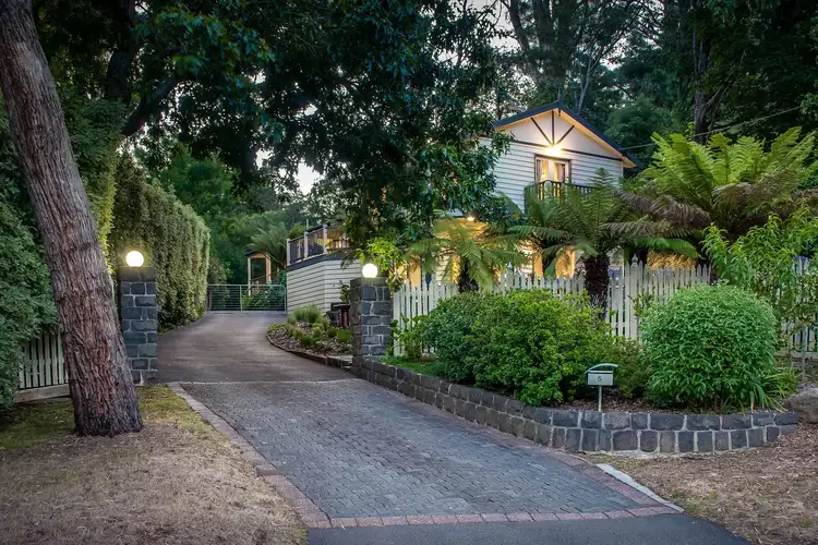 5 Grandview Grove, Sassafras VIC 3787