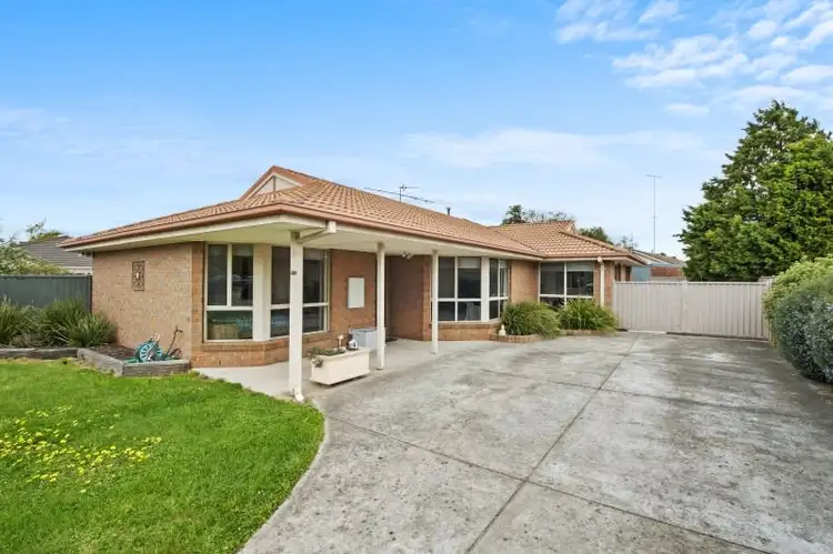11 Zora Court, Sebastopol VIC 3356