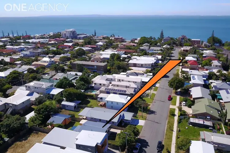 30 Dunns Terrace, Scarborough QLD 4020