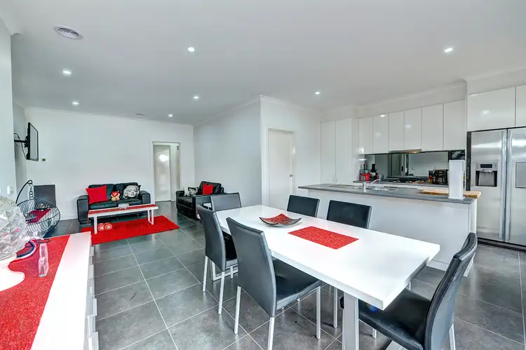 2 Edmund Drive, Delacombe VIC 3356