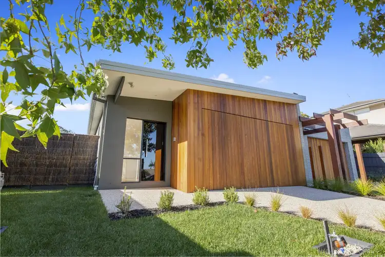 11 Seymour Avenue, Mount Eliza VIC 3930