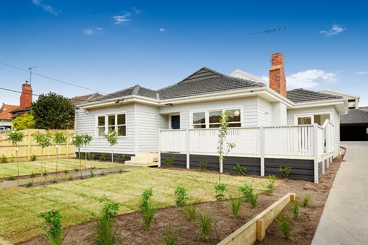 2A Carmody Street, Burwood VIC 3125