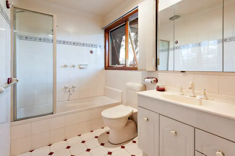 Fifth view of Homely house listing, 5 Lear Court, Greensborough VIC 3088