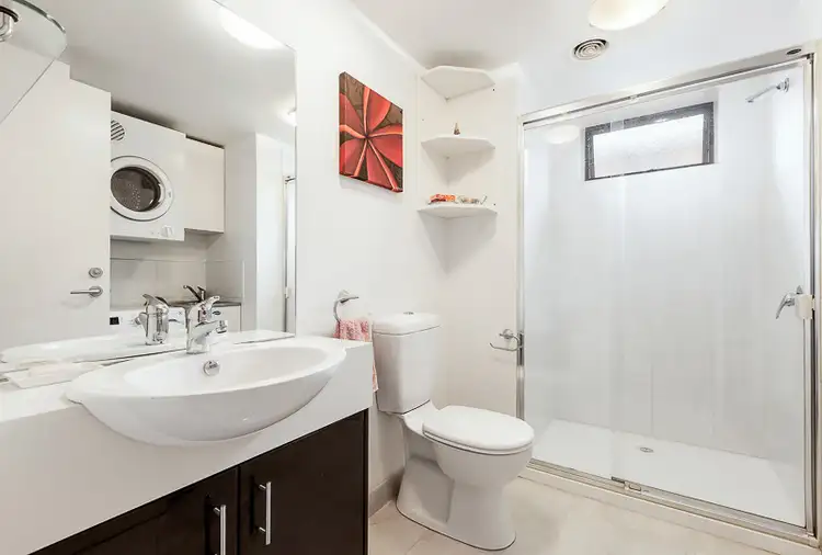 Fifth view of Homely apartment listing, 4/370 Orrong Road, Caulfield North VIC 3161