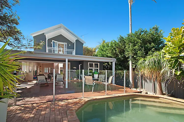 2 Surfers Parade, Freshwater NSW 2096