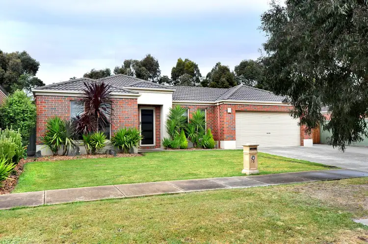 10 Clayton Park Drive, Canadian VIC 3350