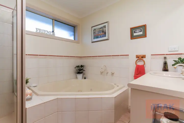 Sixth view of Homely house listing, 4 Oxford Rise, Bayswater VIC 3153