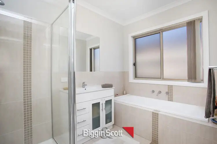 Seventh view of Homely house listing, 15 Kingsbarn Court, Cranbourne VIC 3977