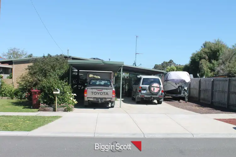 1 Kings Court, Cranbourne VIC 3977