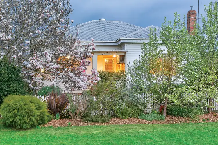 10 Stanhope Street, Daylesford VIC 3460