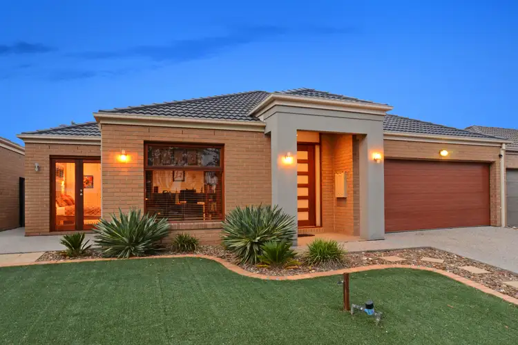 13 Oxford Drive, Hillside VIC 3037