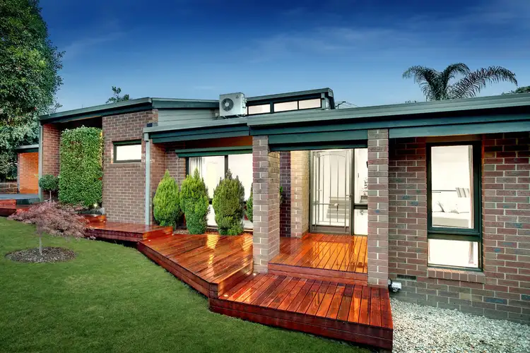 17 Rolloway Rise, Chirnside Park VIC 3116