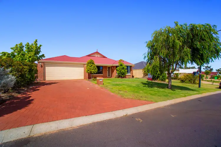 15 Casson Street