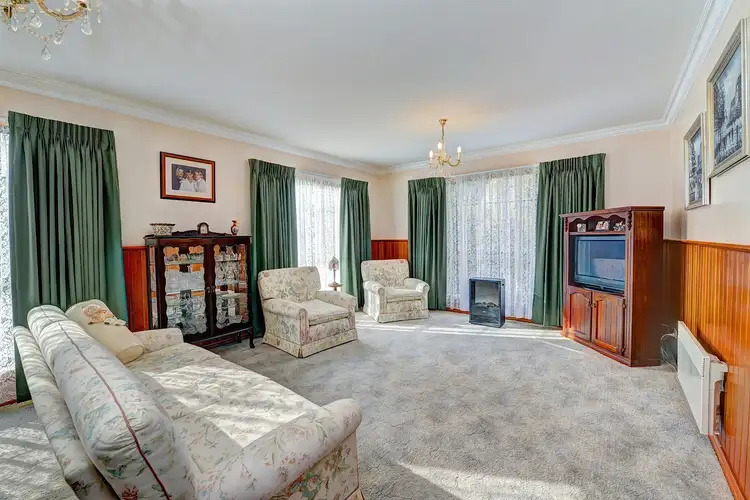 Third view of Homely house listing, 7 Newman Court, Wendouree VIC 3355