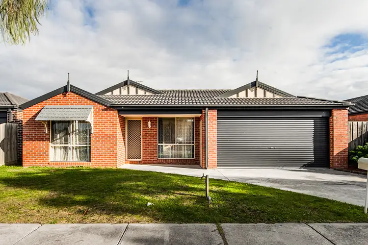 76 Calais Circuit, Cranbourne West VIC 3977