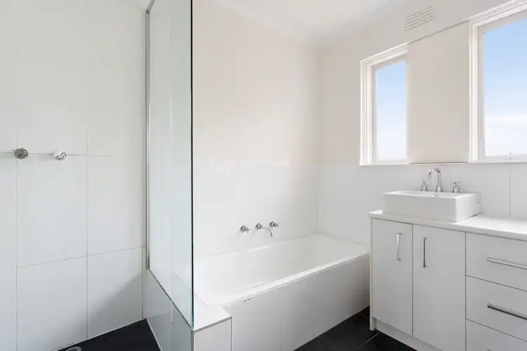 Fourth view of Homely apartment listing, 12/37 Tennyson Street, Elwood VIC 3184