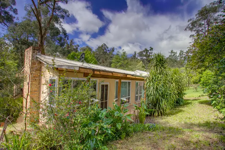 16 Bellbird Crescent, Emerald VIC 3782