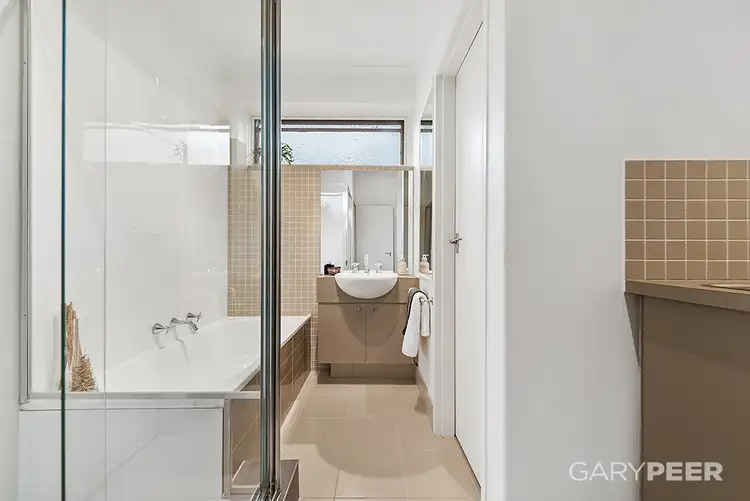 Fifth view of Homely apartment listing, 2/2 Hertford Street, St Kilda East VIC 3183