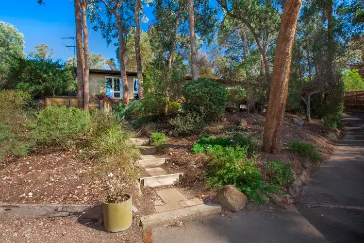 14 Research-Warrandyte Road, Research VIC 3095