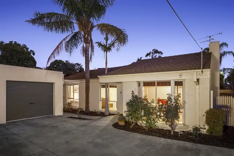 Main view of Homely unit listing, 2/34 Westwood Drive, Bulleen VIC 3105