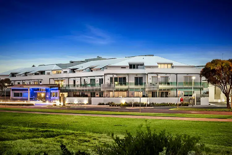 Fifth view of Homely apartment listing, 53/15 Beach Road, Hampton VIC 3188