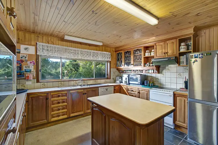 Fifth view of Homely house listing, 2 Frodsham Road, Ringwood VIC 3134
