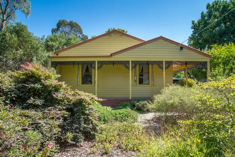 18 Rollings Road, Upper Ferntree Gully VIC 3156