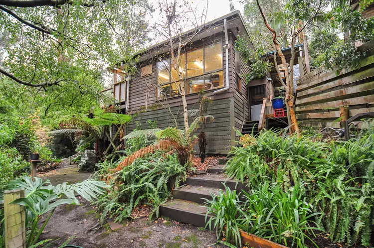 Second view of Homely house listing, 8 Dalkeith Crescent, Belgrave VIC 3160