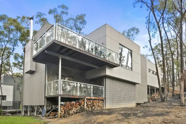 1 Logan Court, Mount Helen VIC 3350