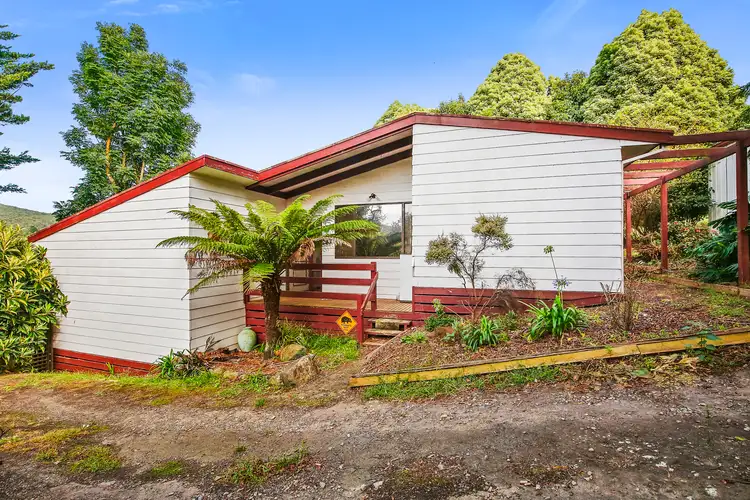 8 Hill Road, Warburton VIC 3799