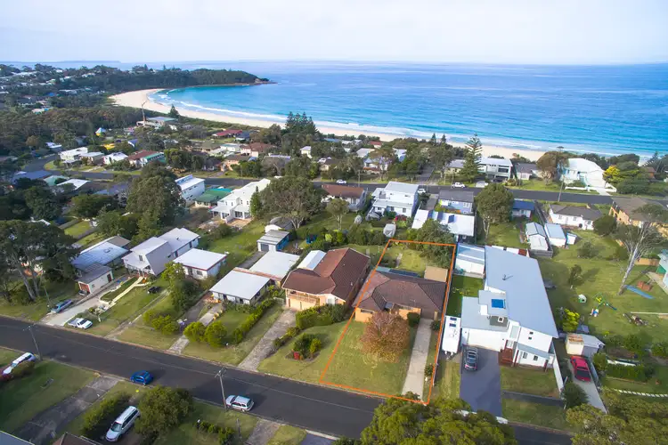 52 Lockhart Avenue, Mollymook NSW 2539