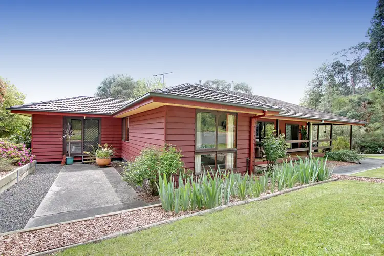 72 Lusatia Park Road, Launching Place VIC 3139