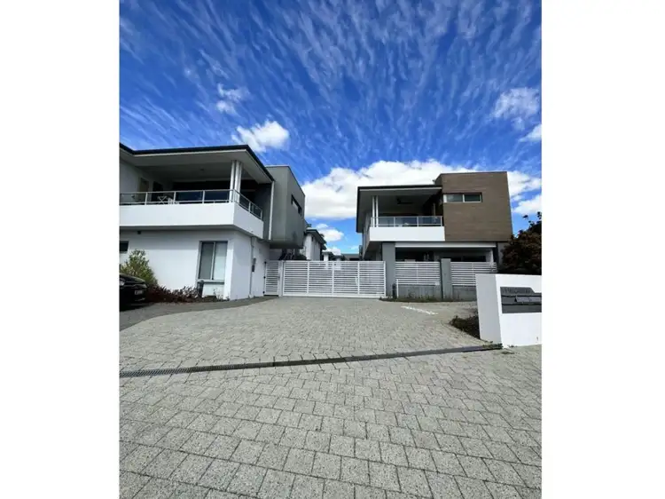 9/13 Belcastro Way, Madeley WA 6065