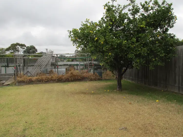 Fifth view of Homely house listing, 8 Melissa Street, Strathmore VIC 3041