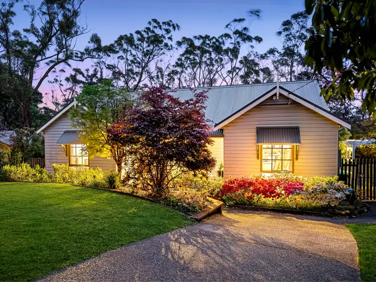 124 Henderson Road, Wentworth Falls NSW 2782