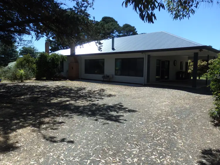 11 Crockers Lane, Beaufort VIC 3373