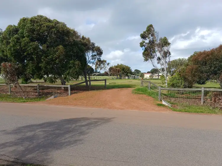 22 Rohnan Street, Utakarra WA 6530